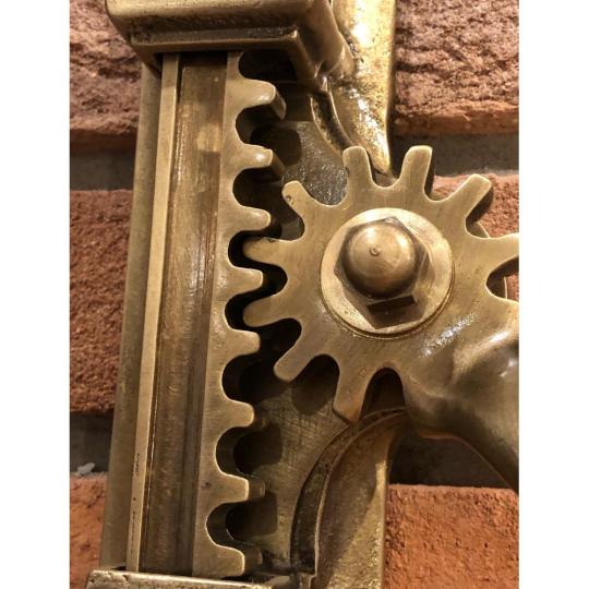 bronz fali bornyito rez borozo borospince kiegesztiok rusztikus bar bisztro etterem.jpg